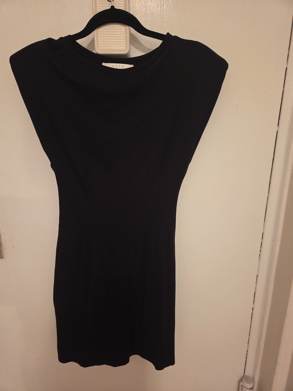 ASTR Black Cap-Sleeve Sheath Dress